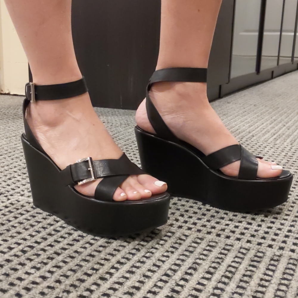 PRADA shoes. Size 9
